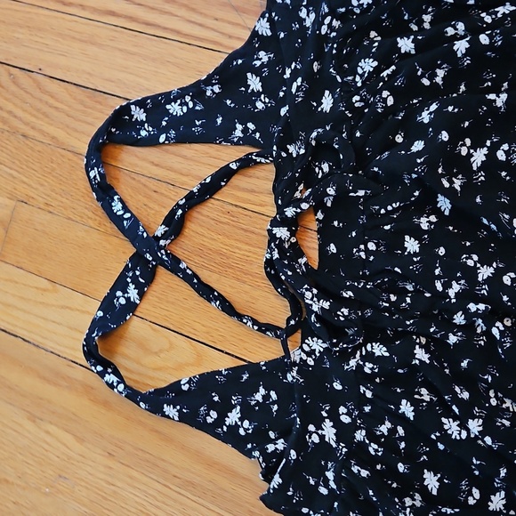 Free Peopke Floral Black Sleeveless Top, Lightweight, Sz M - Picture 4 of 7